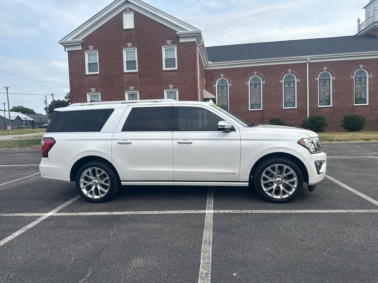 Used 2019 Ford Expedition Max Platinum RWD image 3
