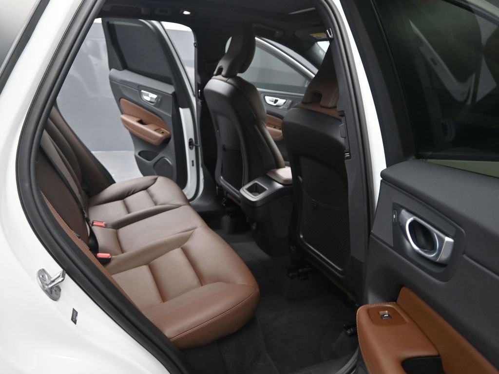 Used 2024 Volvo XC60 B5 Plus w/ Protection Package Premier image 13