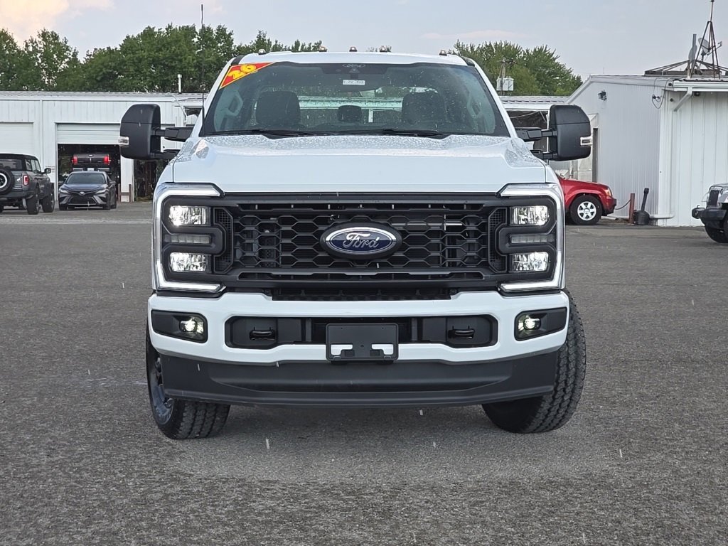 New 2026 Ford F250 4x4 Crew Cab Super Duty image 2