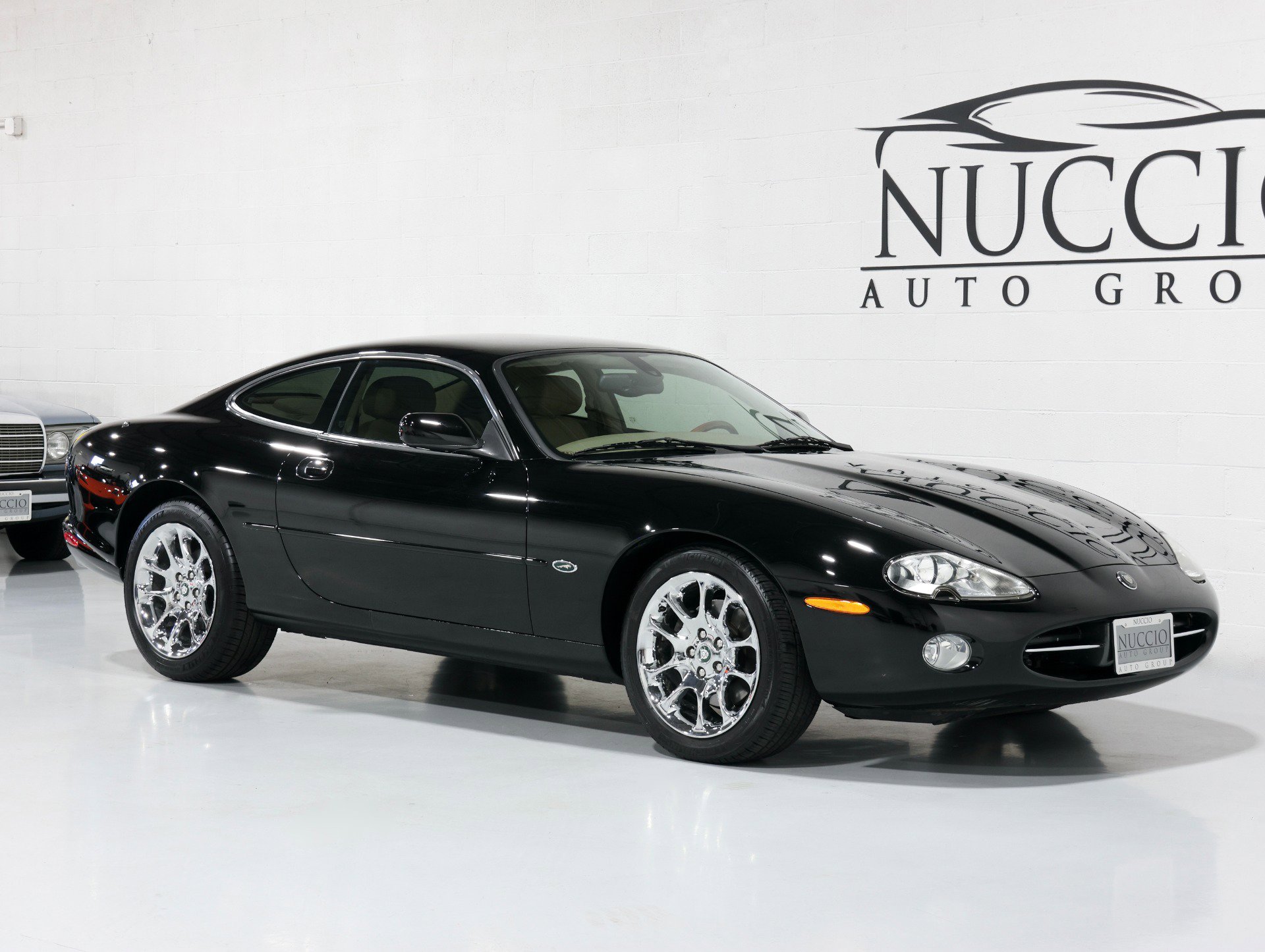 Used 2002 Jaguar XK8 Coupe image 43