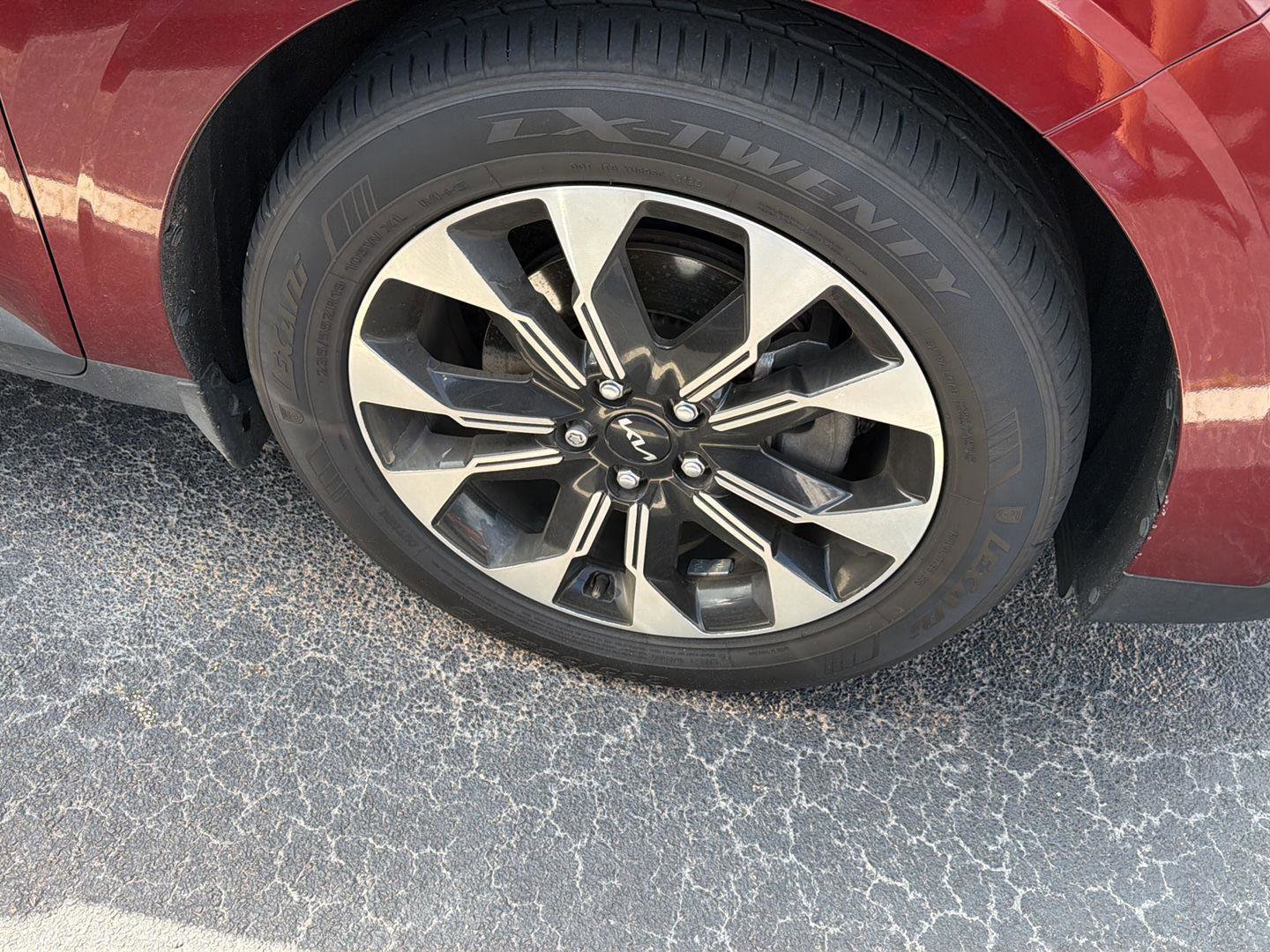 Used 2022 Kia Carnival EX FWD image 7