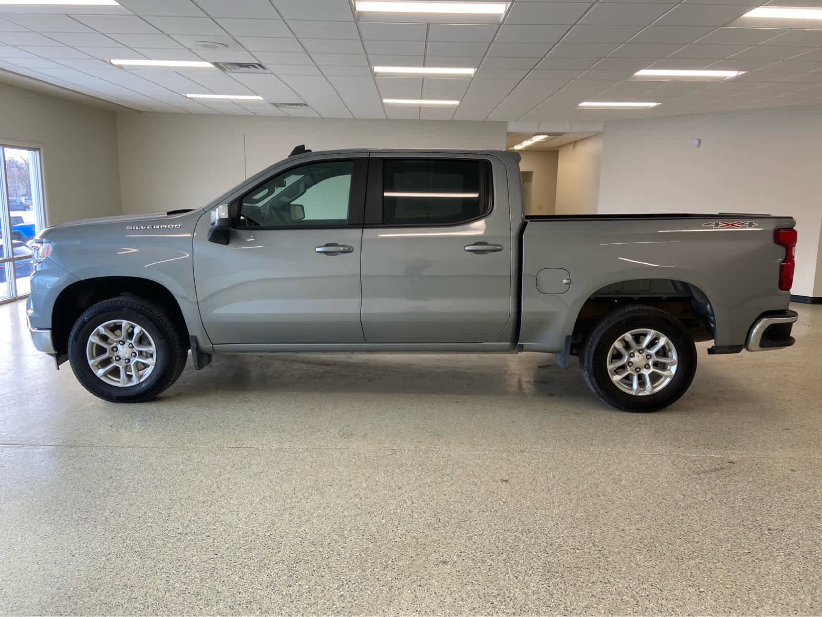 Used 2023 Chevrolet Silverado 1500 LT image 11