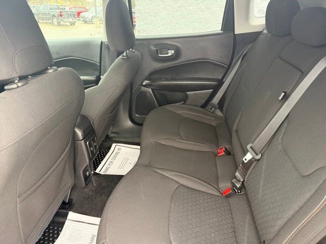 Used 2020 Jeep Compass Sport w/ Cold Weather Group AWD/4WD image 14