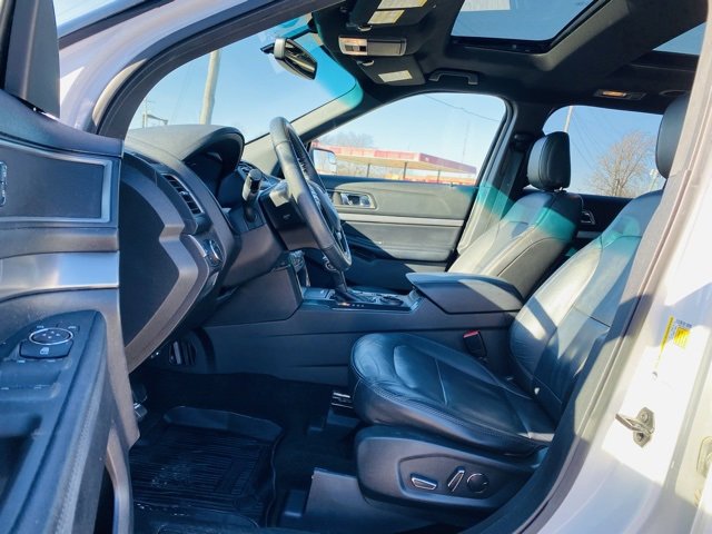 Used 2018 Ford Explorer XLT w/ Equipment Group 202A image 35