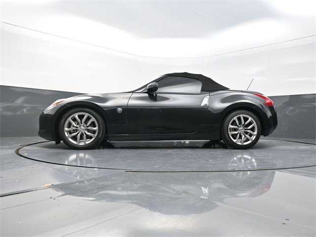 Used 2010 Nissan 370Z Touring image 26