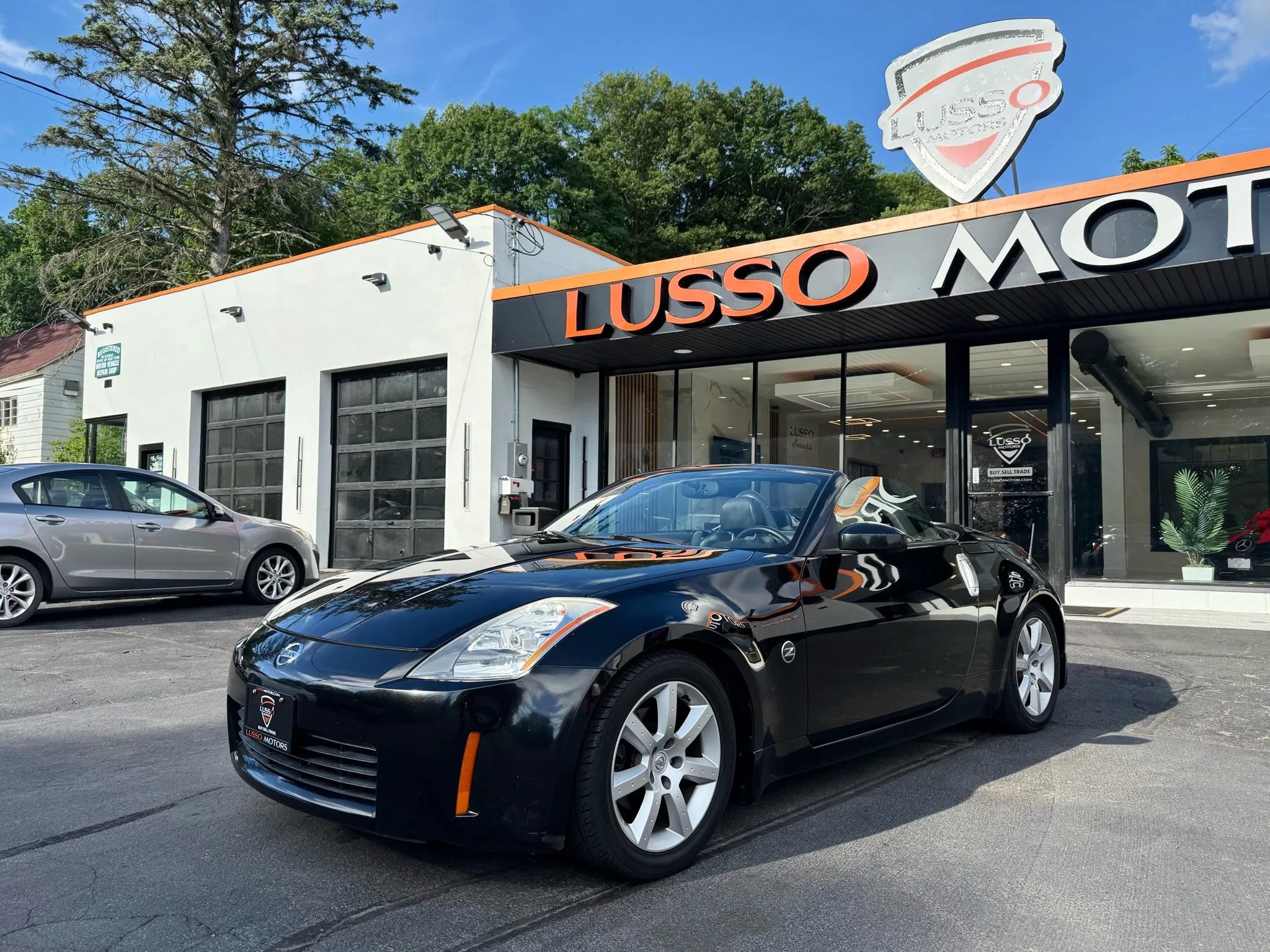 Used 2004 Nissan 350Z Touring RWD image 2