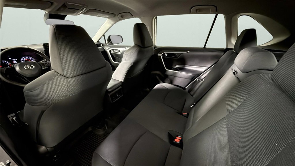 Used 2022 Toyota RAV4 LE image 24