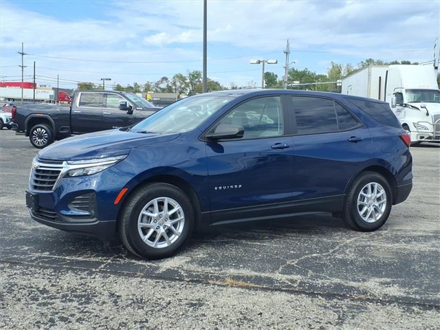 Used 2023 Chevrolet Equinox LS w/ LS Convenience Package image 5