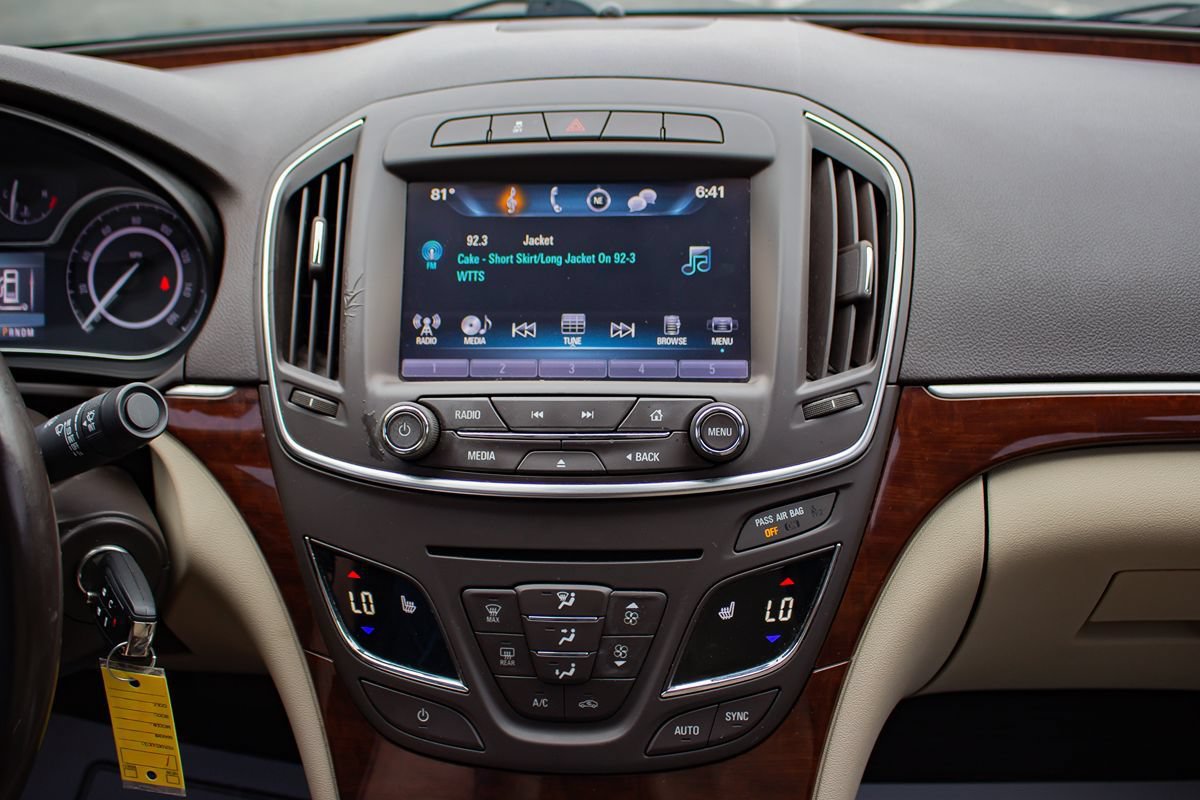 Used 2016 Buick Regal AWD image 22
