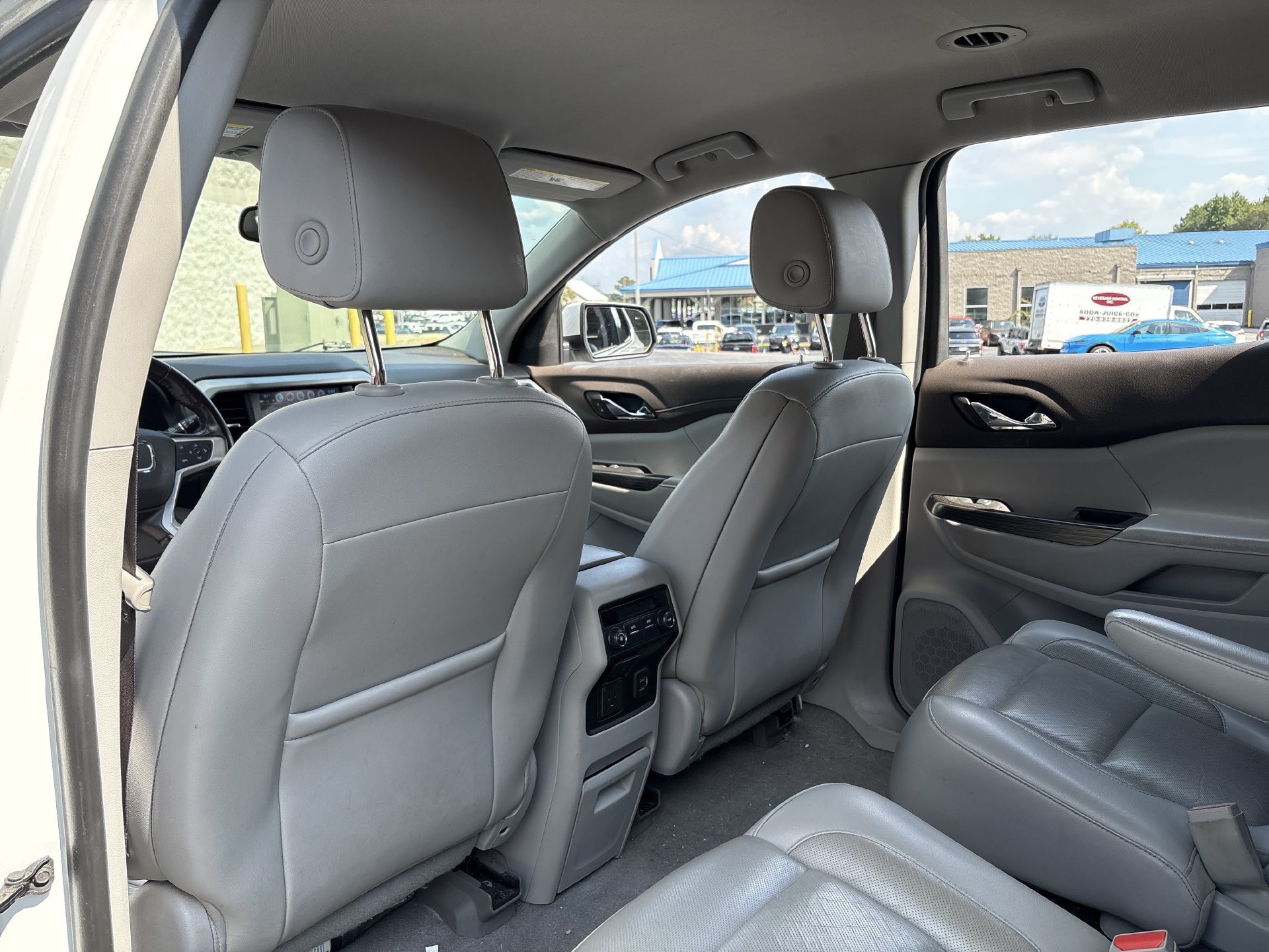 Used 2019 GMC Acadia SLT FWD image 14