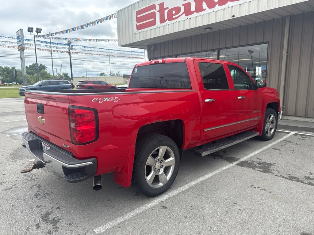Used 2014 Chevrolet Silverado 1500 LT w/ Chrome Essentials Package AWD/4WD image 4