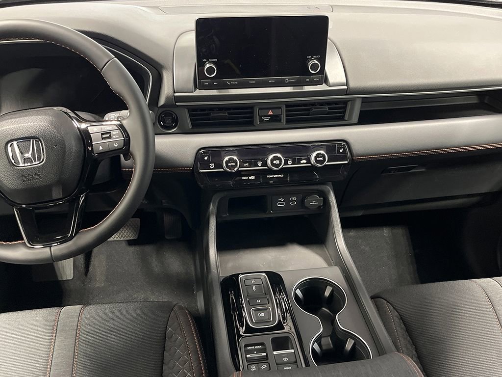 New 2025 Honda Pilot Sport image 19