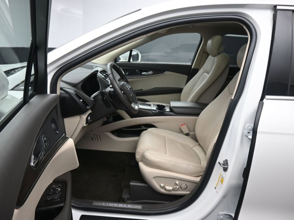 Used 2020 Lincoln Nautilus Reserve w/ Equipment Group 201A FWD image 11