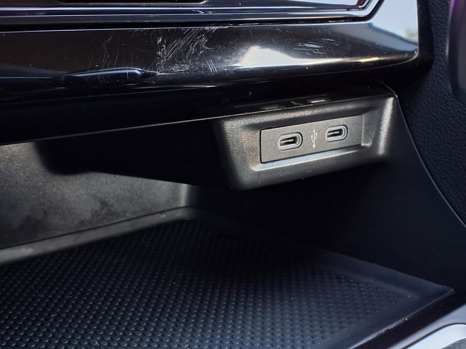 Certified 2025 Volkswagen Jetta Sport image 12