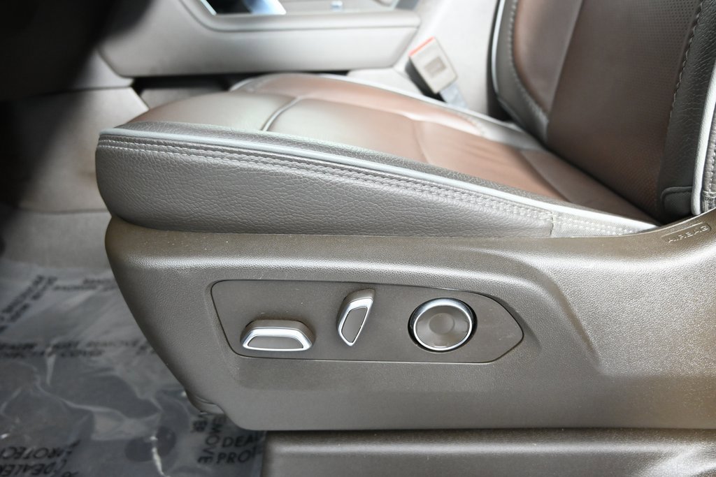 Used 2025 GMC Sierra 3500 Denali w/ Denali Reserve Package image 22