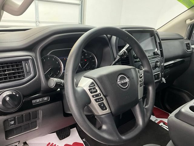 Used 2024 Nissan Titan SV AWD/4WD image 16