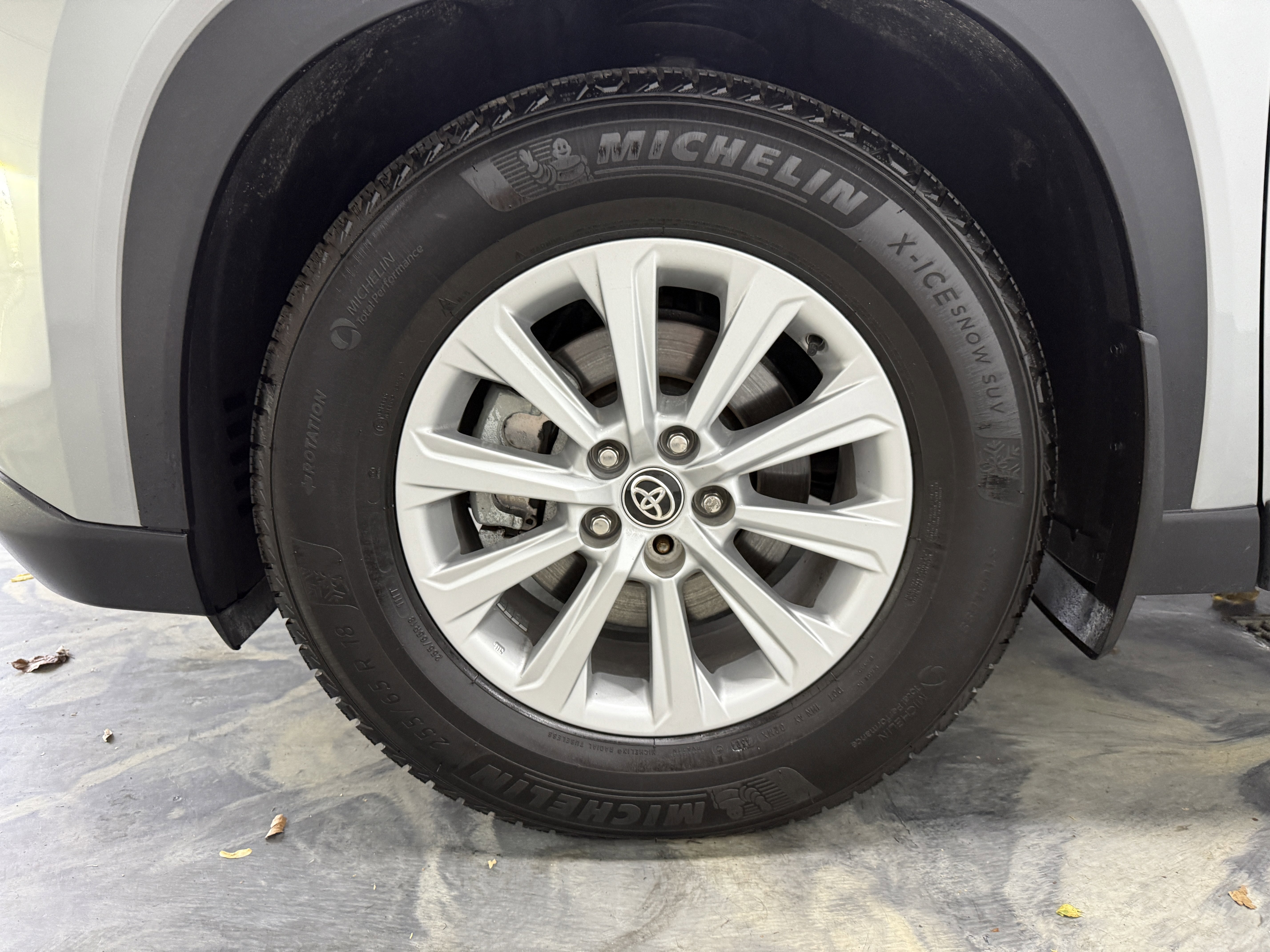 Used 2024 Toyota Grand Highlander XLE image 27