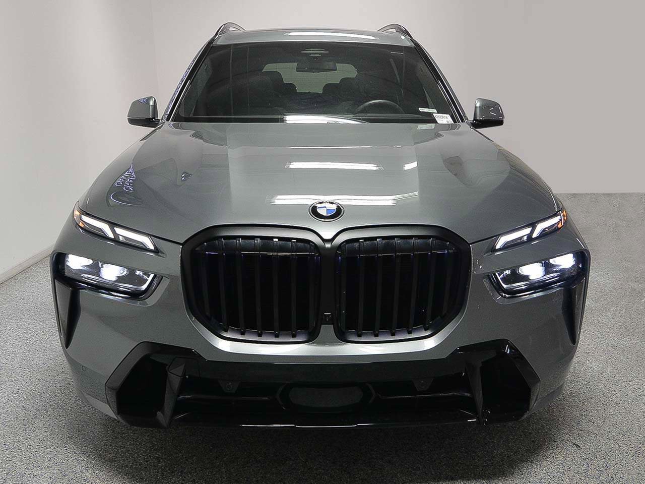 Certified 2026 BMW X7 xDrive40i w/ M Sport Package AWD/4WD image 2