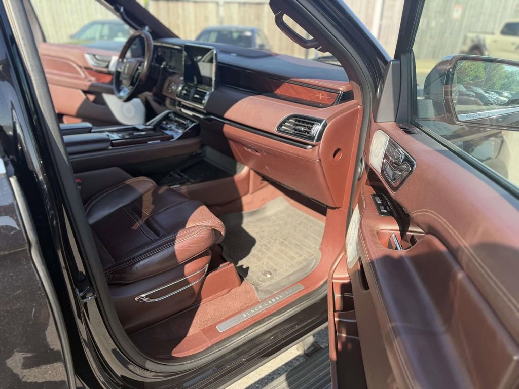 Used 2019 Lincoln Navigator L Black Label AWD/4WD image 11
