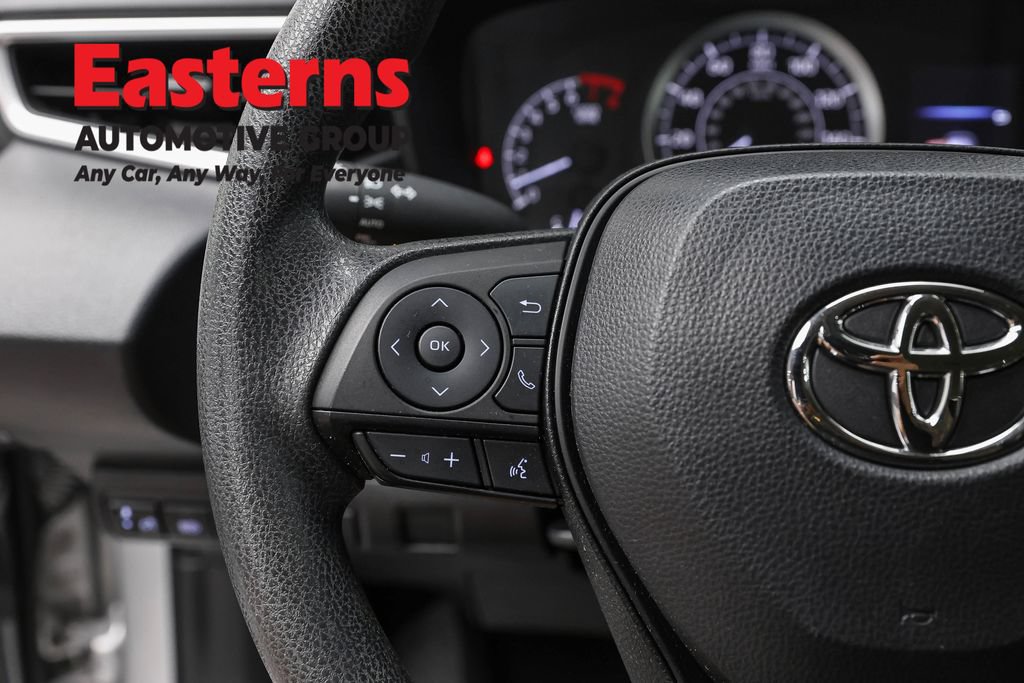 Used 2022 Toyota Corolla LE FWD image 14