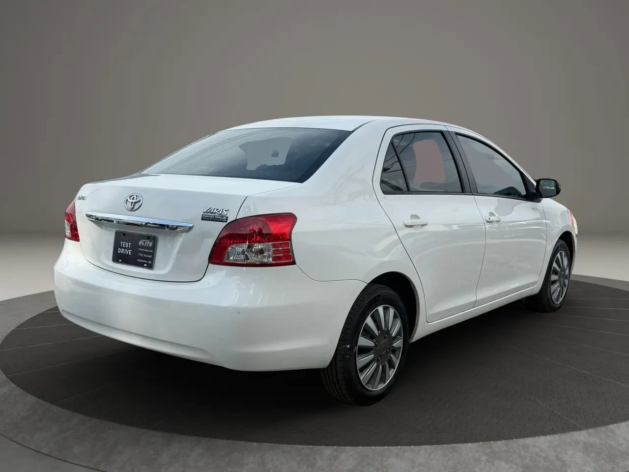 Used 2011 Toyota Yaris Sedan w/ Convenience Pkg FWD image 4