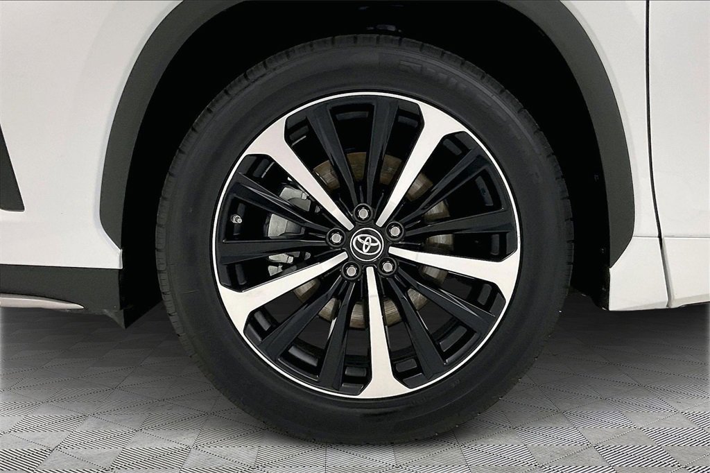 Used 2022 Toyota Highlander XSE image 26