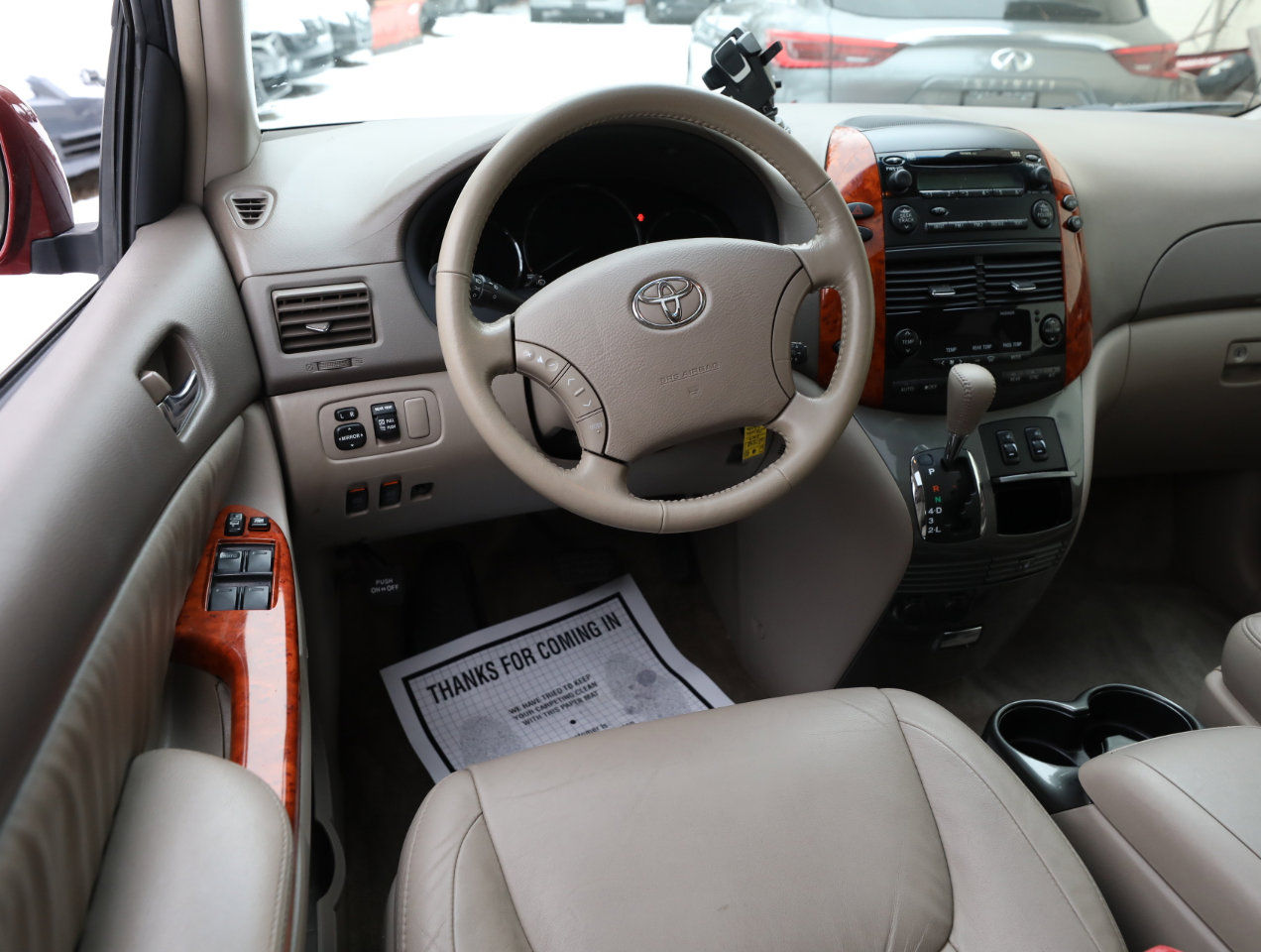 Used 2010 Toyota Sienna XLE FWD image 17