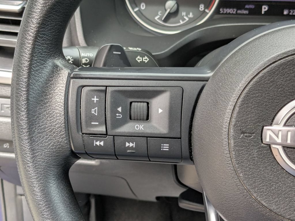 Used 2023 Nissan Rogue S AWD/4WD image 16