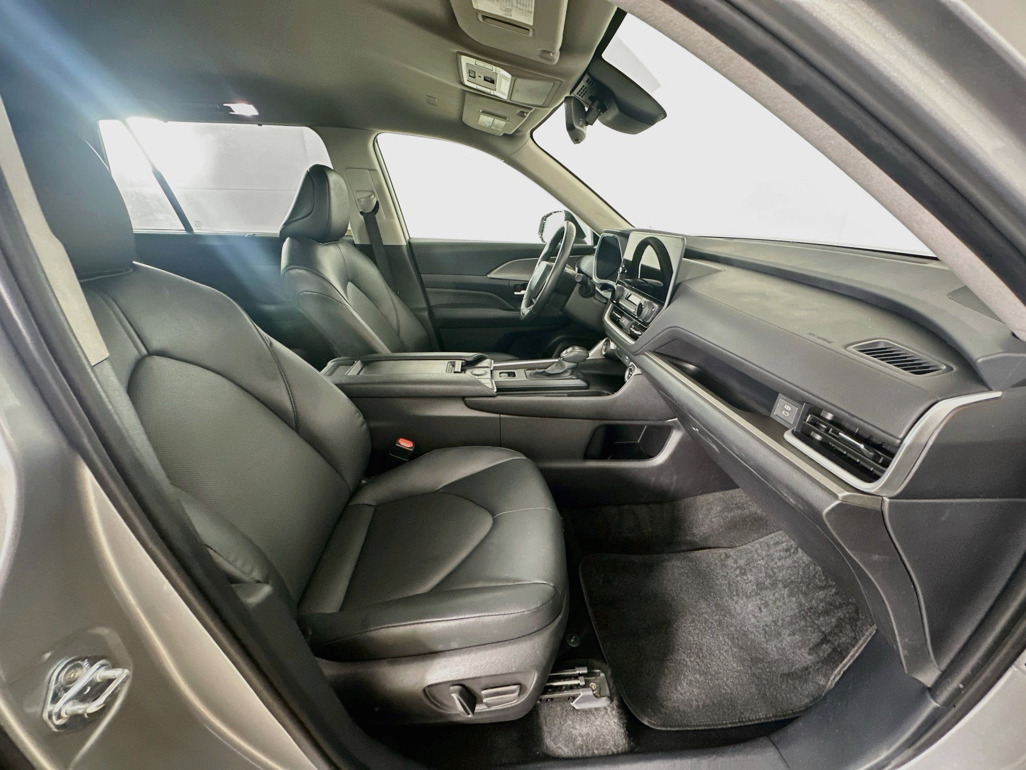 Used 2025 Toyota Grand Highlander AWD image 33