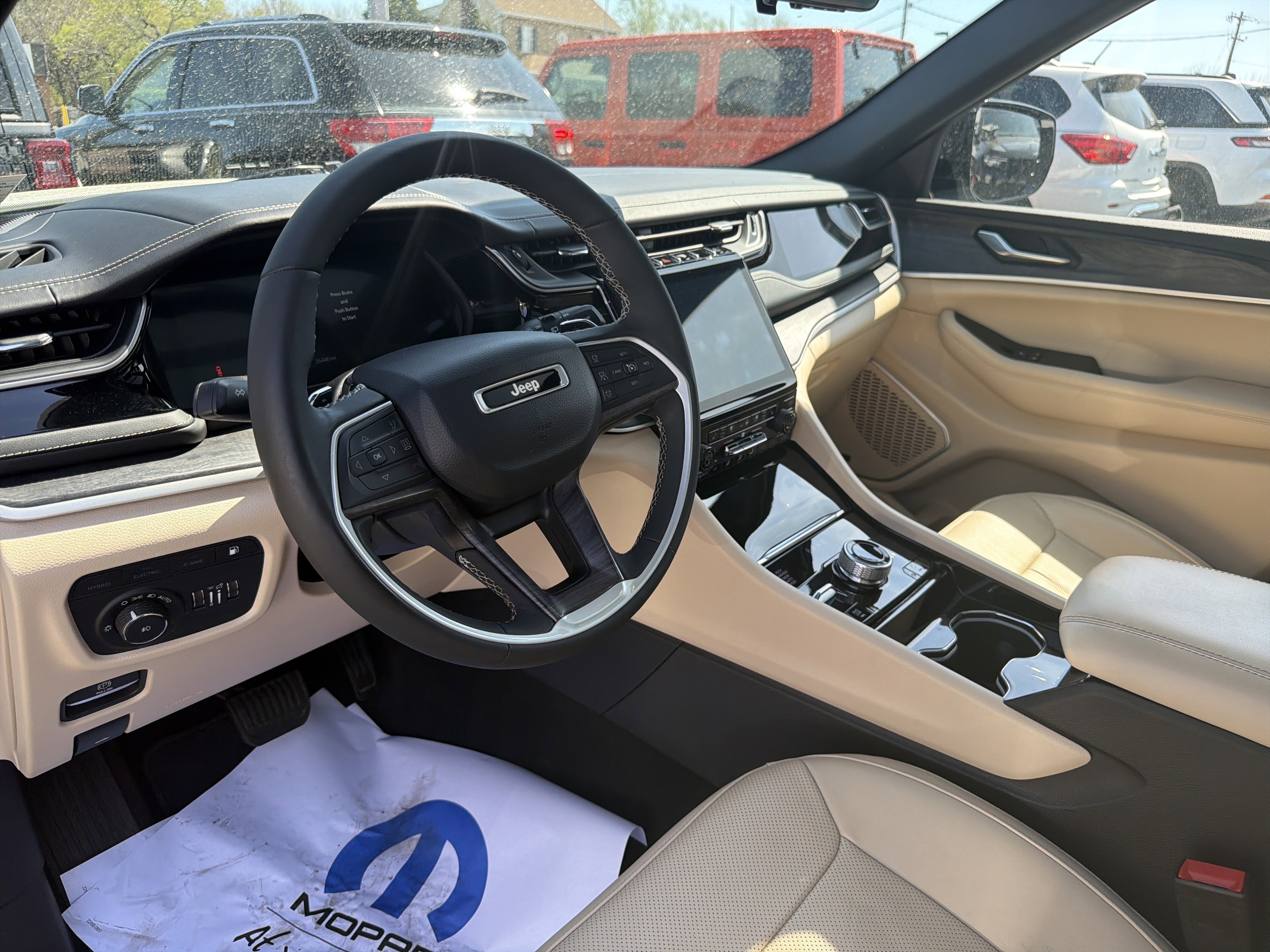 Certified 2022 Jeep Grand Cherokee Limited 4xe w/ Luxury Tech Group II AWD/4WD image 18