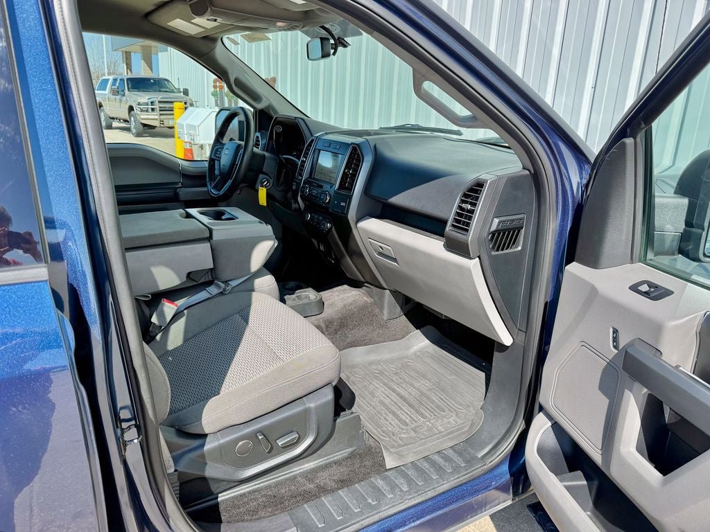 Used 2018 Ford F150 XLT w/ Equipment Group 302A Luxury AWD/4WD image 18