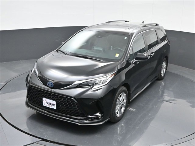 Used 2022 Toyota Sienna XSE image 52