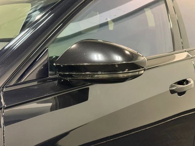 Used 2020 Audi S8 L image 10