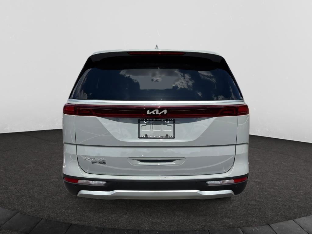 Used 2024 Kia Carnival EX FWD image 6