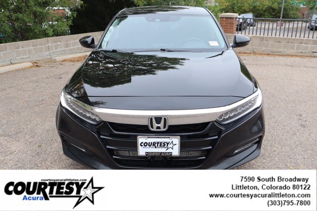 Used 2020 Honda Accord Touring image 2