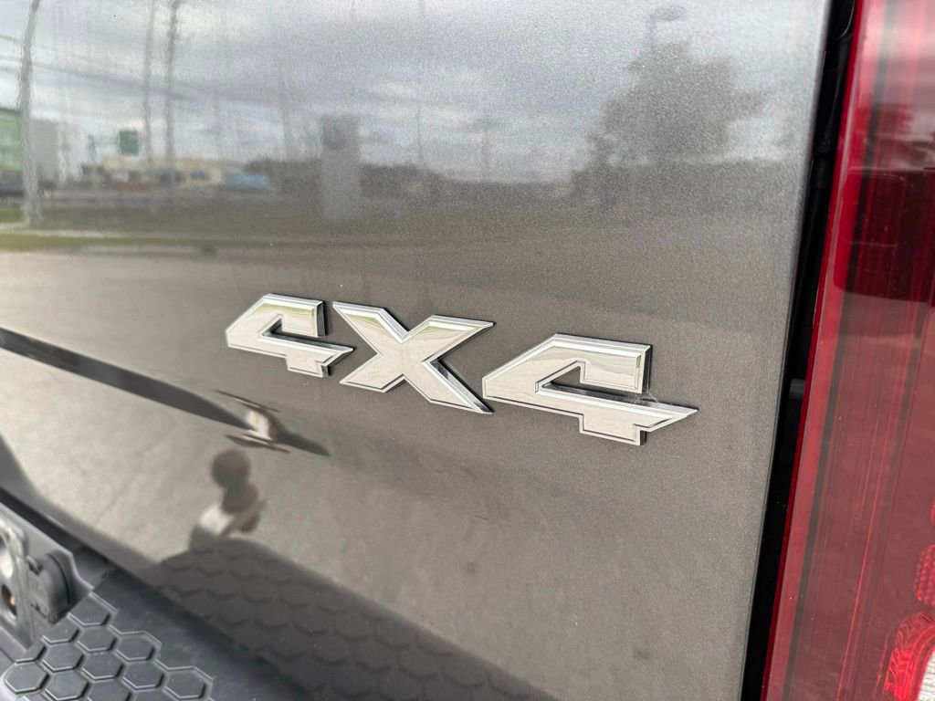 Used 2018 RAM 3500 Laramie w/ Sport Appearance Group image 12