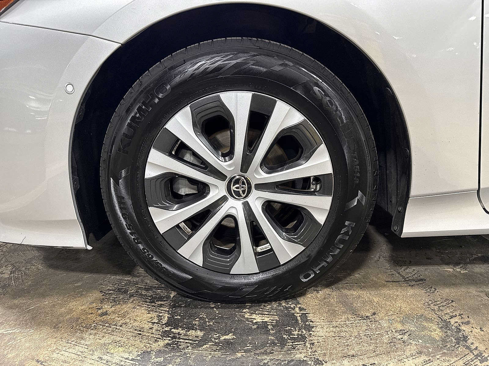 Used 2022 Toyota Prius LE AWD/4WD image 10