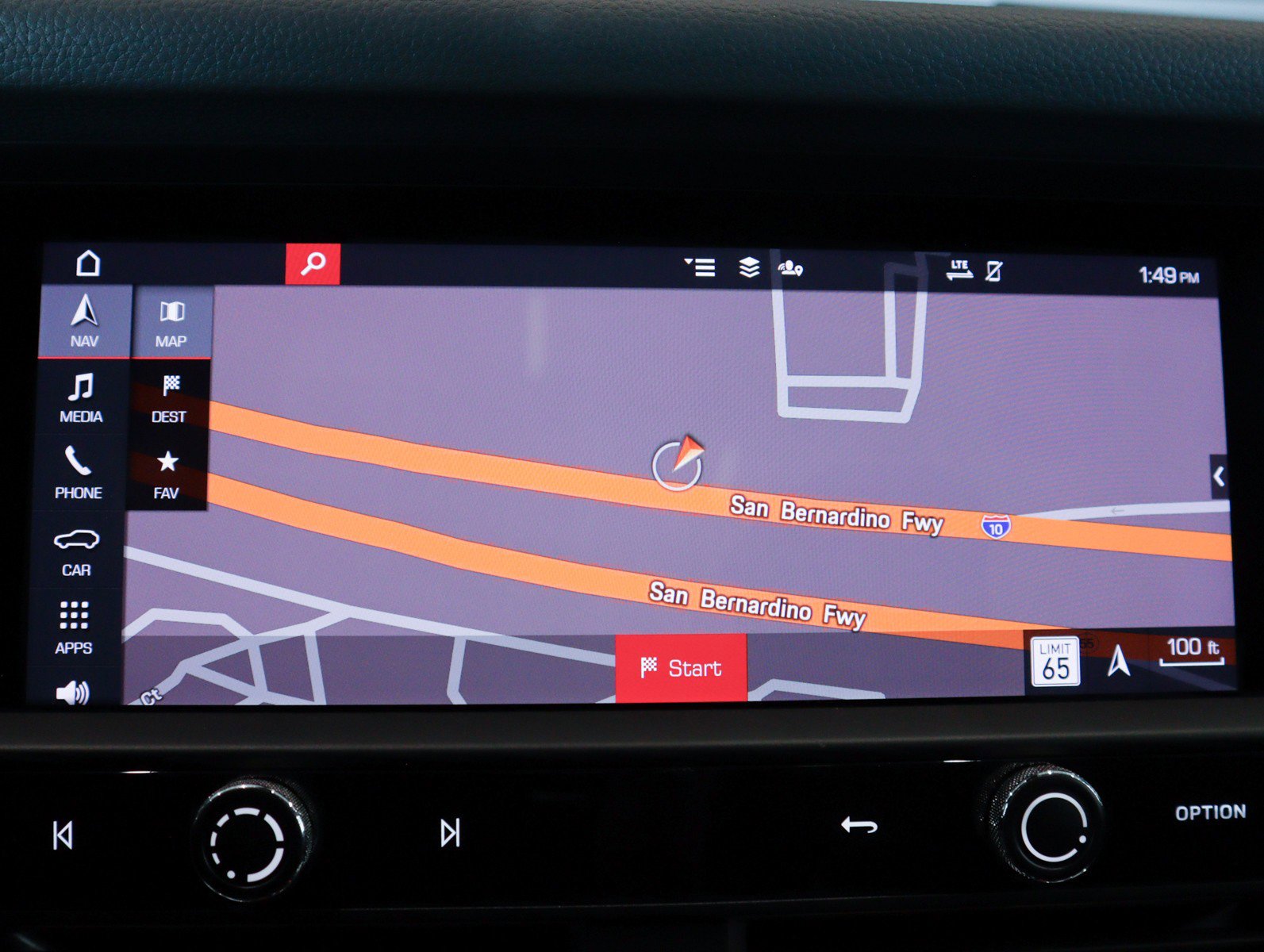 Certified 2022 Porsche Macan image 18