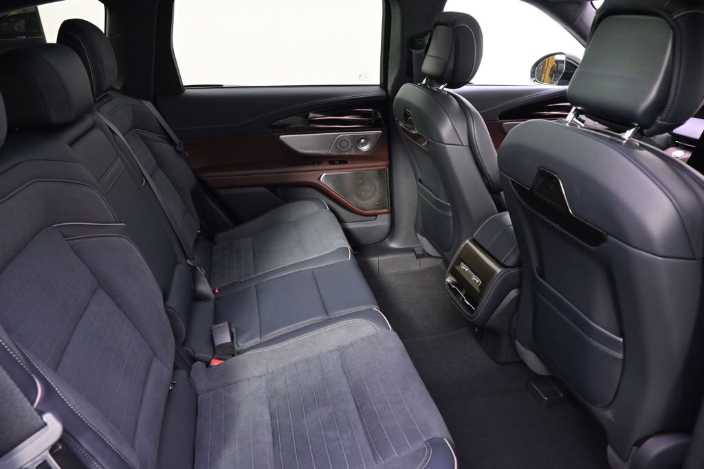 New 2026 Lincoln Nautilus Black Label w/ Jet Appearance Package image 18