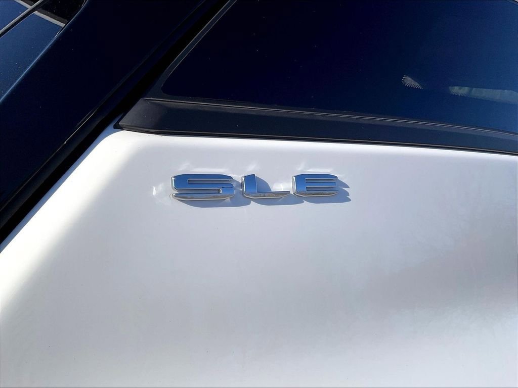 Used 2024 GMC Terrain SLE image 26