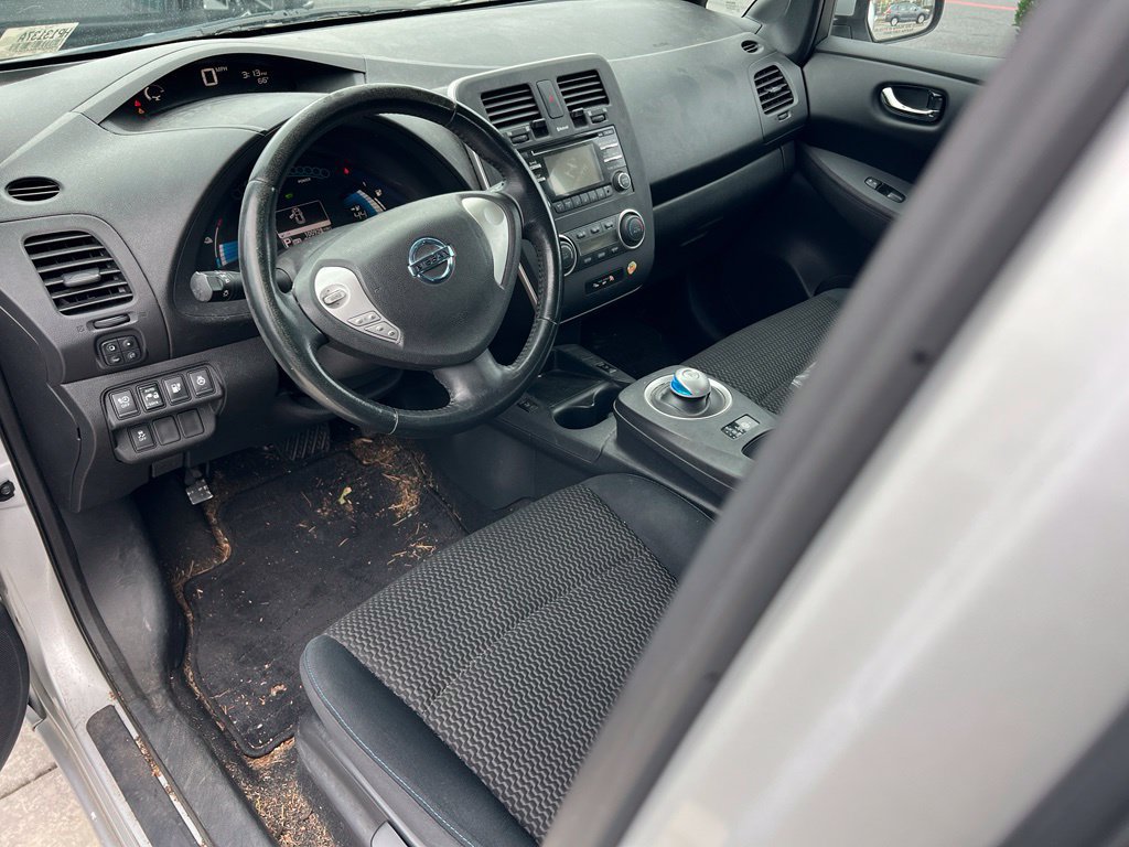 Used 2013 Nissan Leaf S FWD image 13