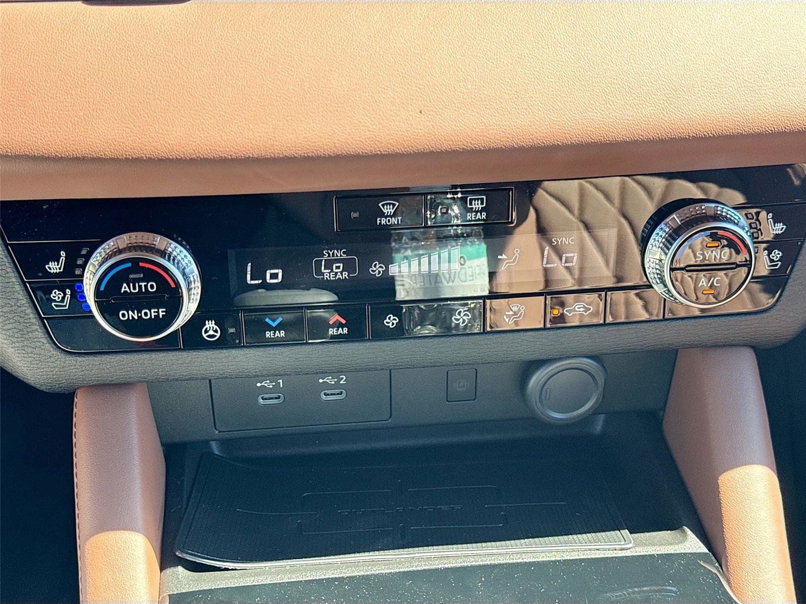 New 2025 Mitsubishi Outlander SEL image 16