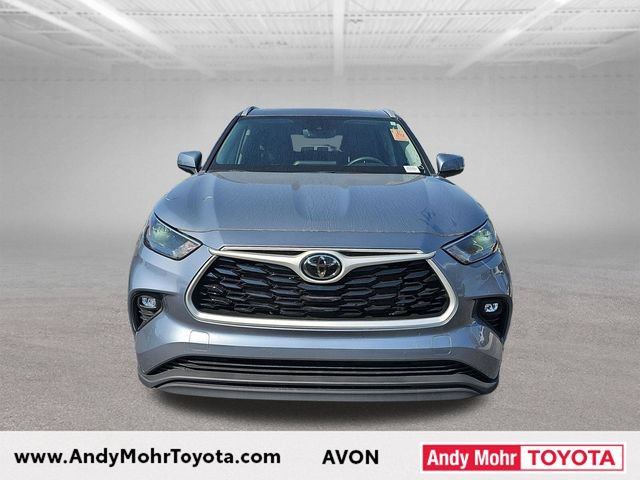 Used 2023 Toyota Highlander XLE AWD/4WD image 3