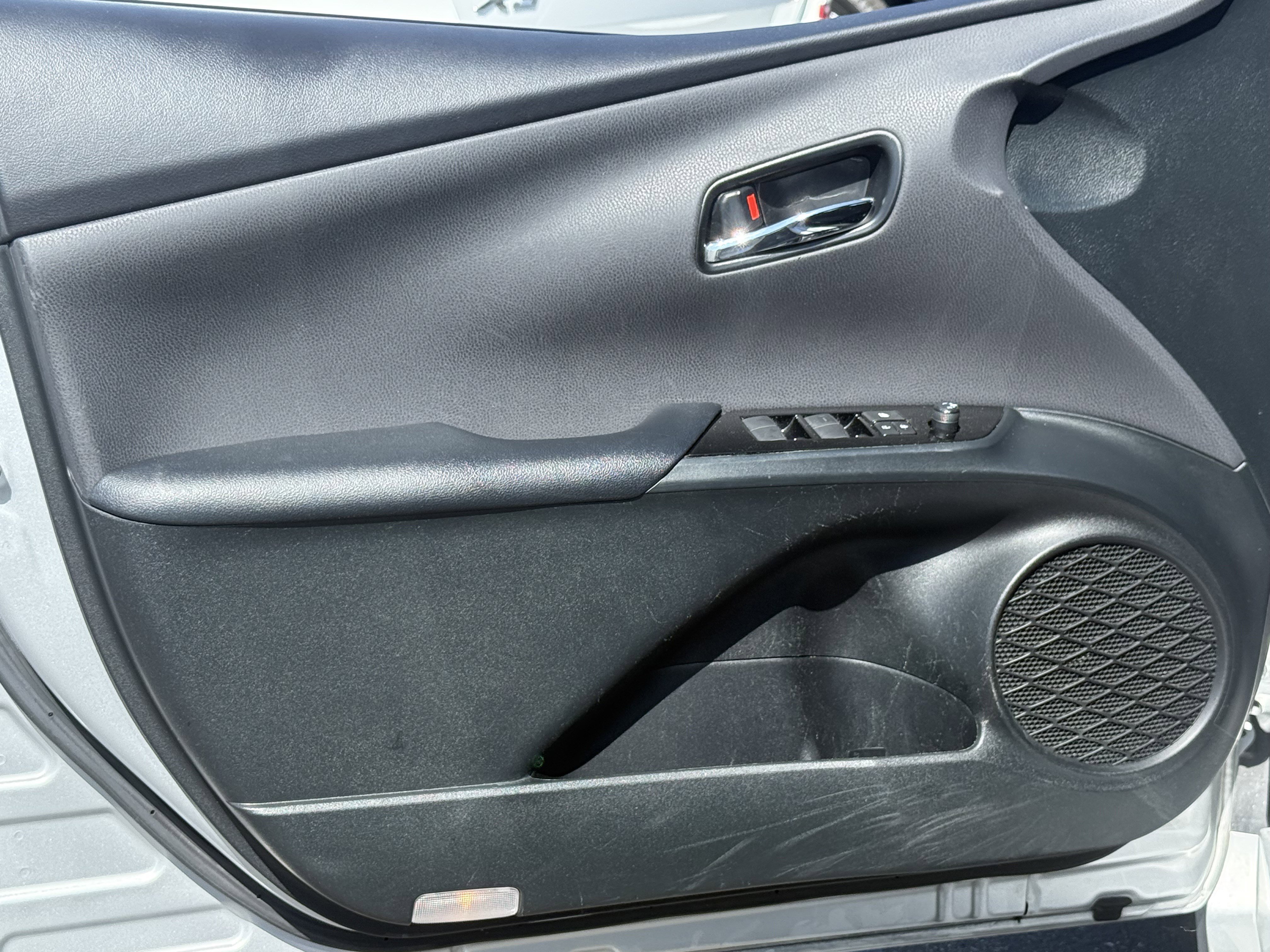 Used 2022 Toyota Prius Prime XLE image 12