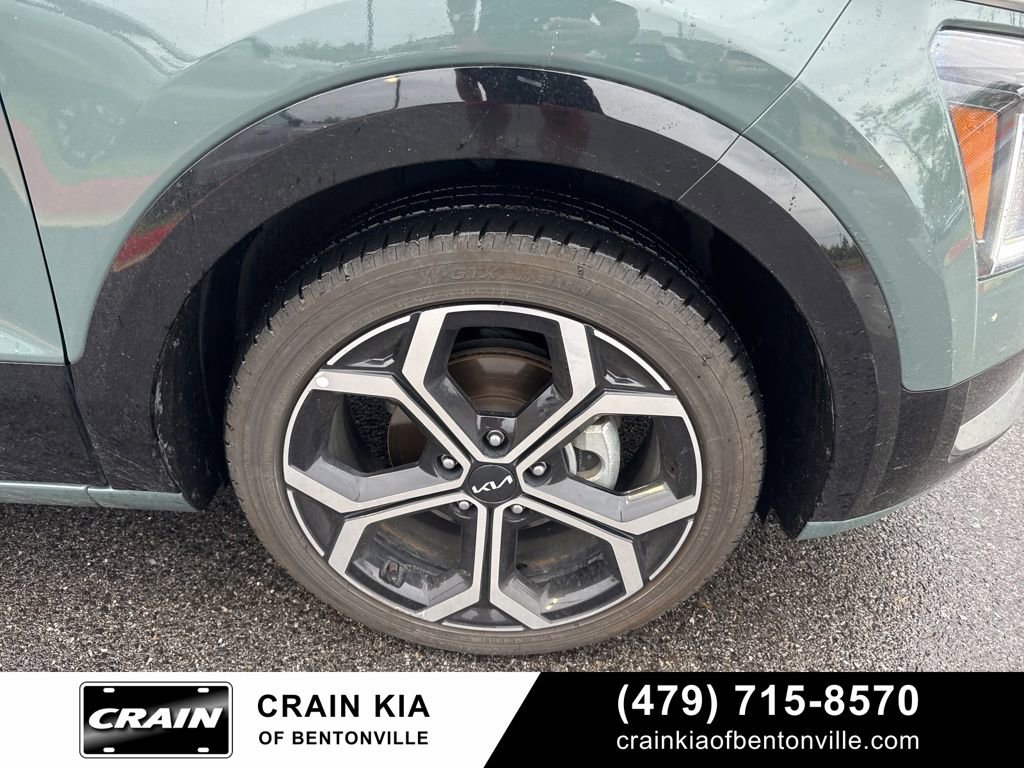 Used 2023 Kia Niro SX Touring image 8