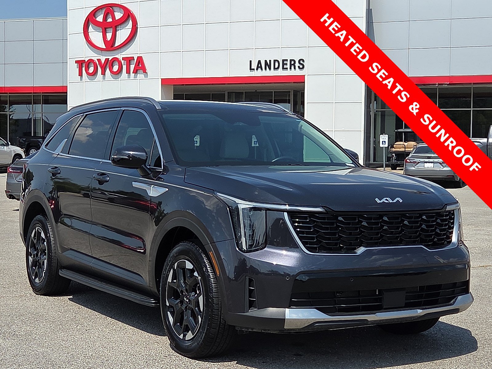 Used 2025 Kia Sorento S w/ Panoramic Sunroof Package