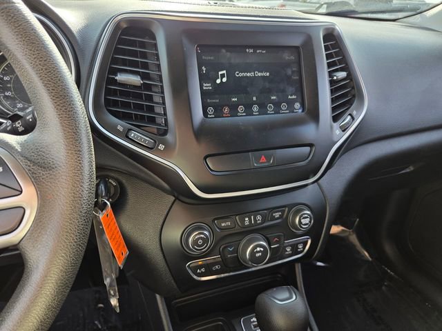 Used 2020 Jeep Cherokee Latitude FWD image 20