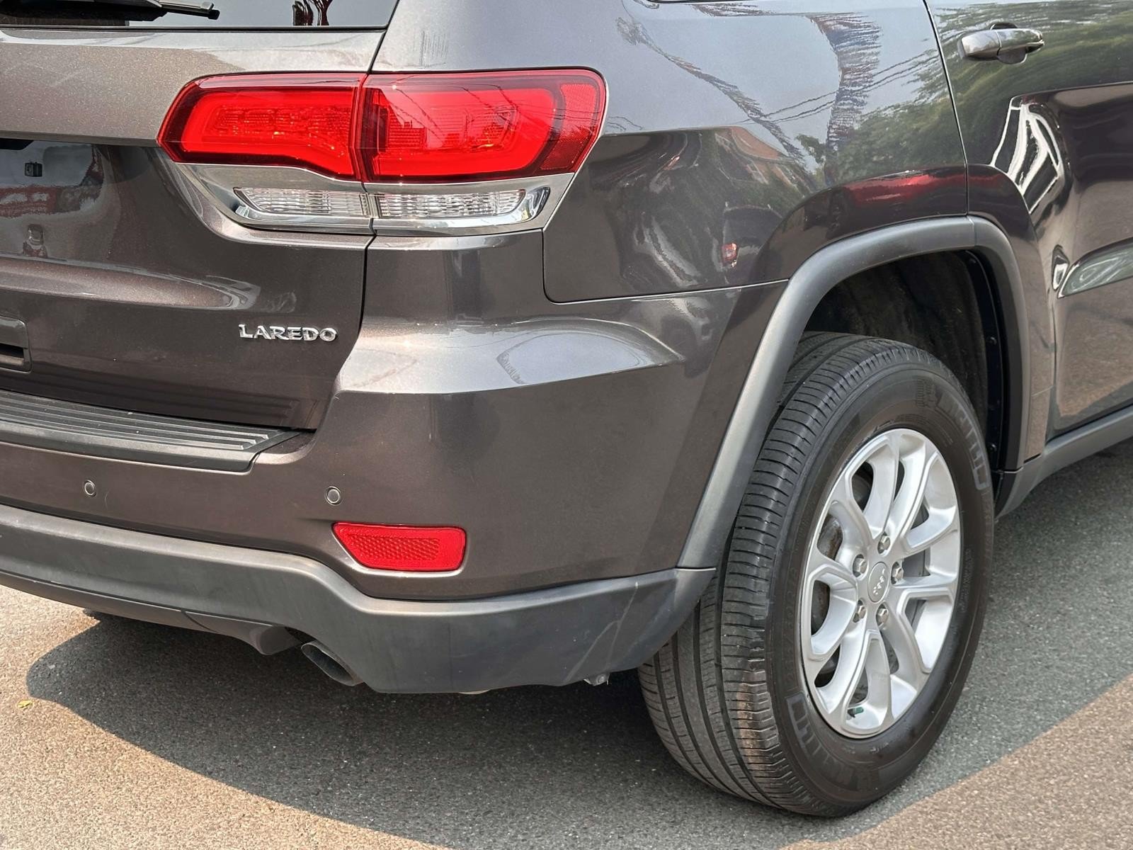 Certified 2021 Jeep Grand Cherokee Laredo X AWD/4WD image 12