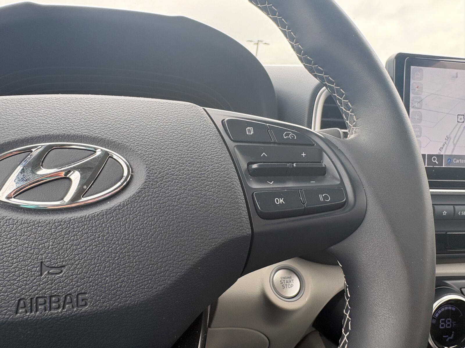 Used 2025 Hyundai Venue Limited FWD image 36