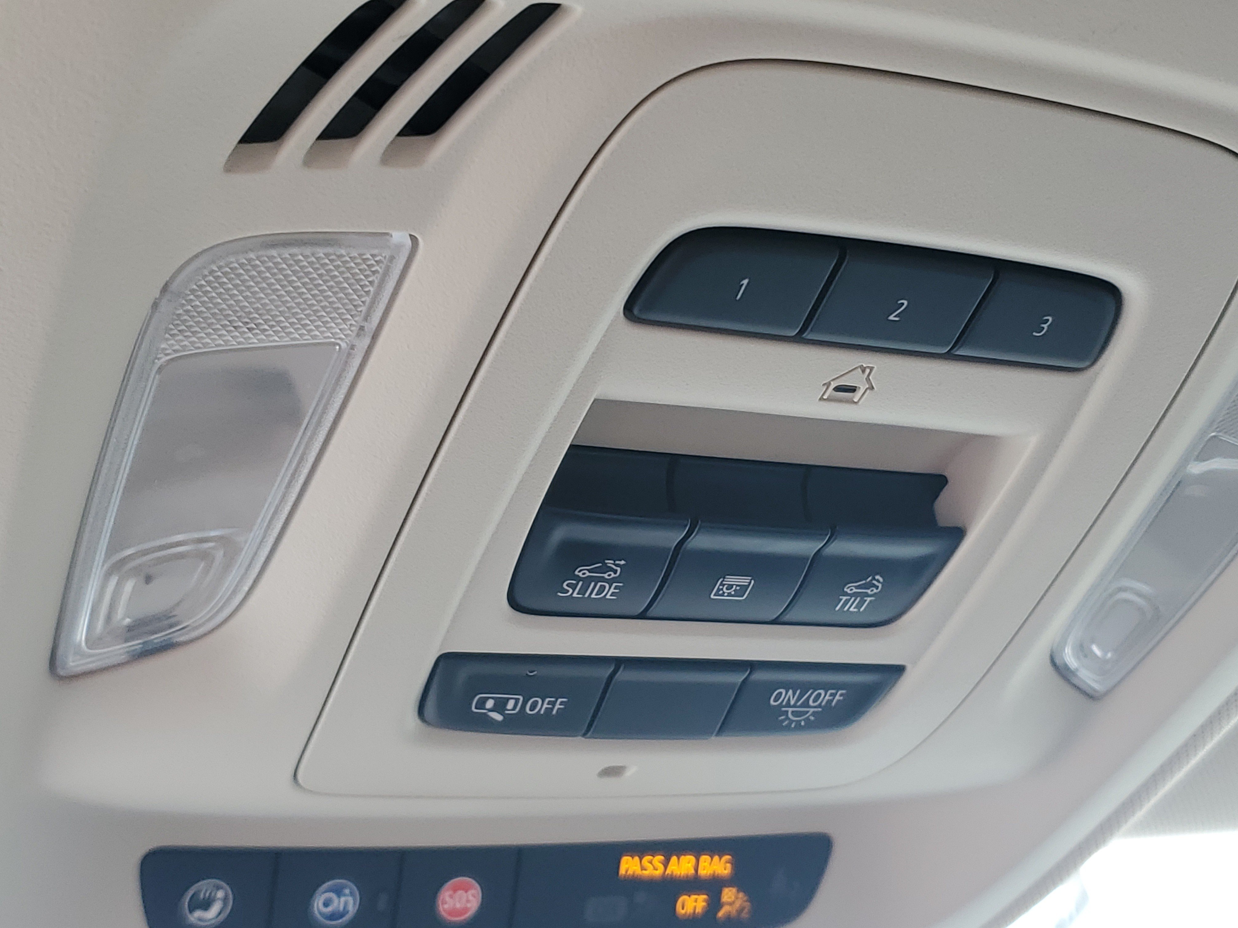Used 2022 Buick Envision Essence w/ Technology Package I FWD image 31